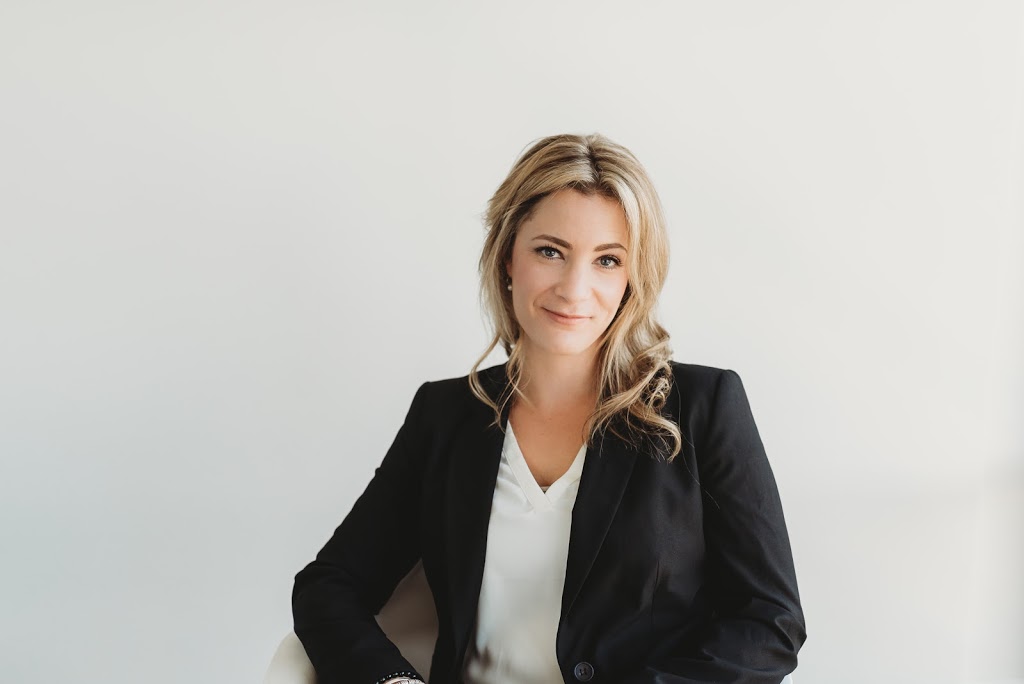 Laurel Legate Real Estate | 3031 Bloor St W, Etobicoke, ON M8X 1C5, Canada | Phone: (416) 888-2991