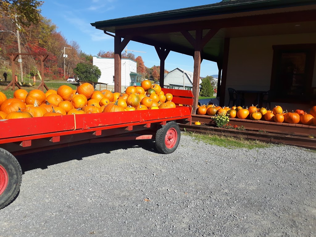Les Jardins Du Petit Pré | 4 Rue du Petit-Pré, Château-Richer, QC G0A 1N0, Canada | Phone: (418) 824-4717