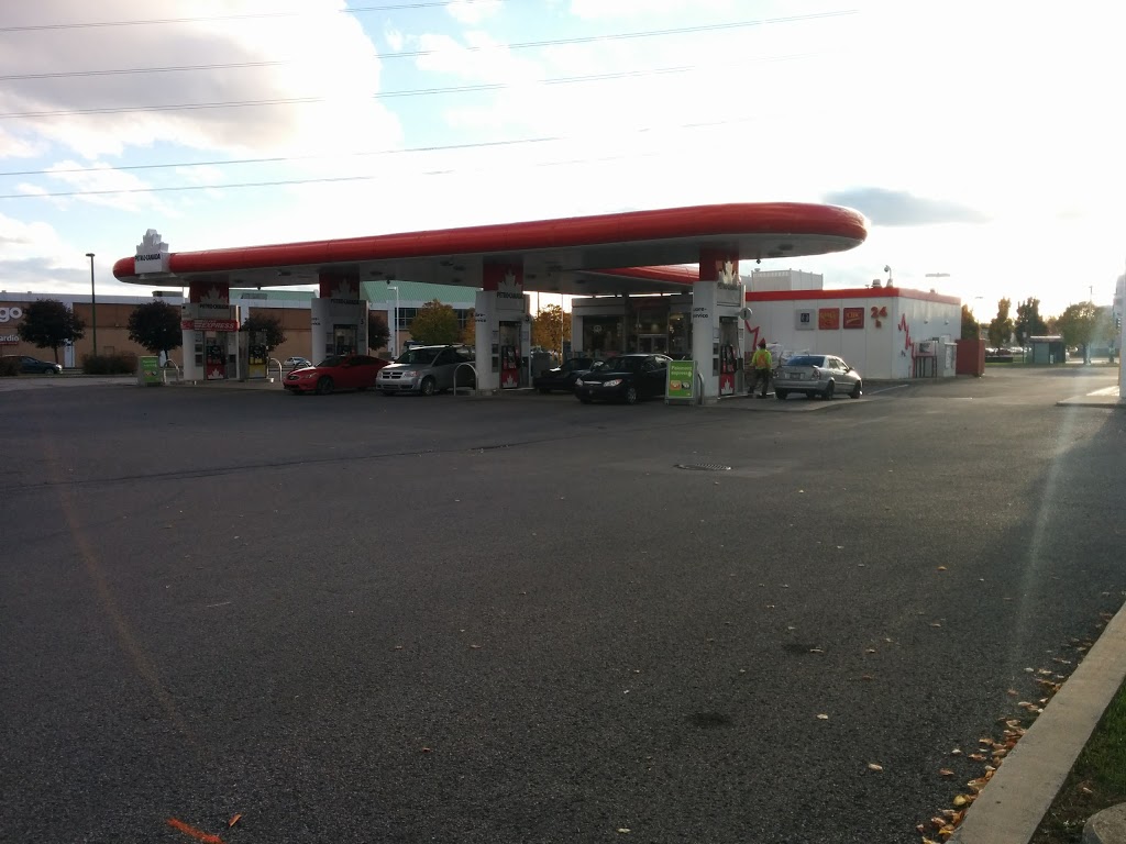 Petro-Canada | 744 Boulevard Saint-Joseph, Gatineau, QC J8Y 4A8, Canada | Phone: (819) 777-7697