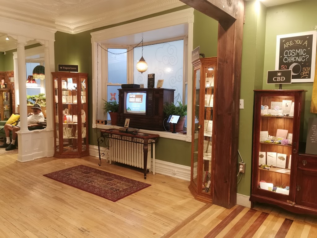 The Grove | 381 Montréal Rd, Ottawa, ON K1L 6A8, Canada | Phone: (613) 745-9333