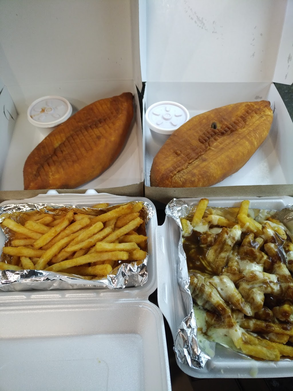 Sissios Pizza | 4, 1634 Hyde Park Rd, London, ON N6H 5L7, Canada | Phone: (519) 471-7333