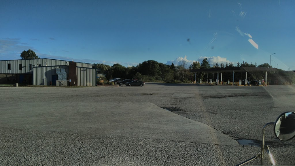 Flying M Truck Stop | 7340 Colonel Talbot Rd, London, ON N6L 1H8, Canada | Phone: (519) 652-2728