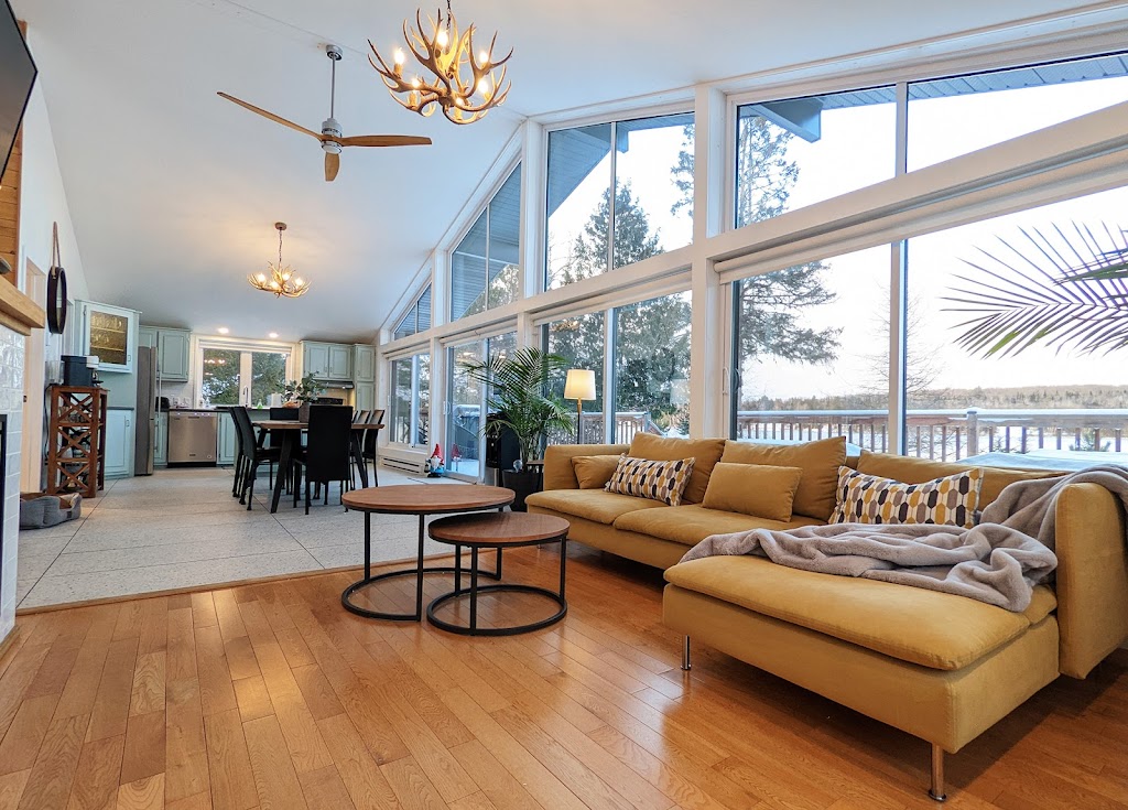 Lake House Chalet | 162 Chem. des Châtaigniers, Nominingue, QC J0W 1R0, Canada | Phone: (514) 209-8027