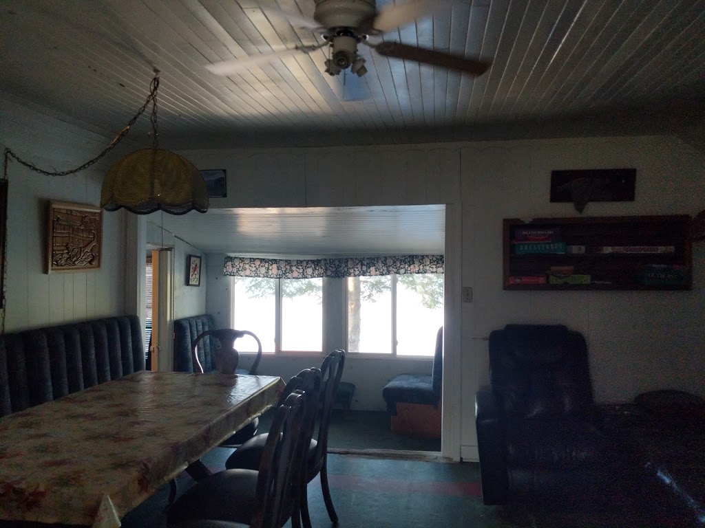 Pioneer Point Cottages | 5774 Weslemkoon Lake Rd, Gilmour, ON K0L 1W0, Canada | Phone: (613) 474-2000
