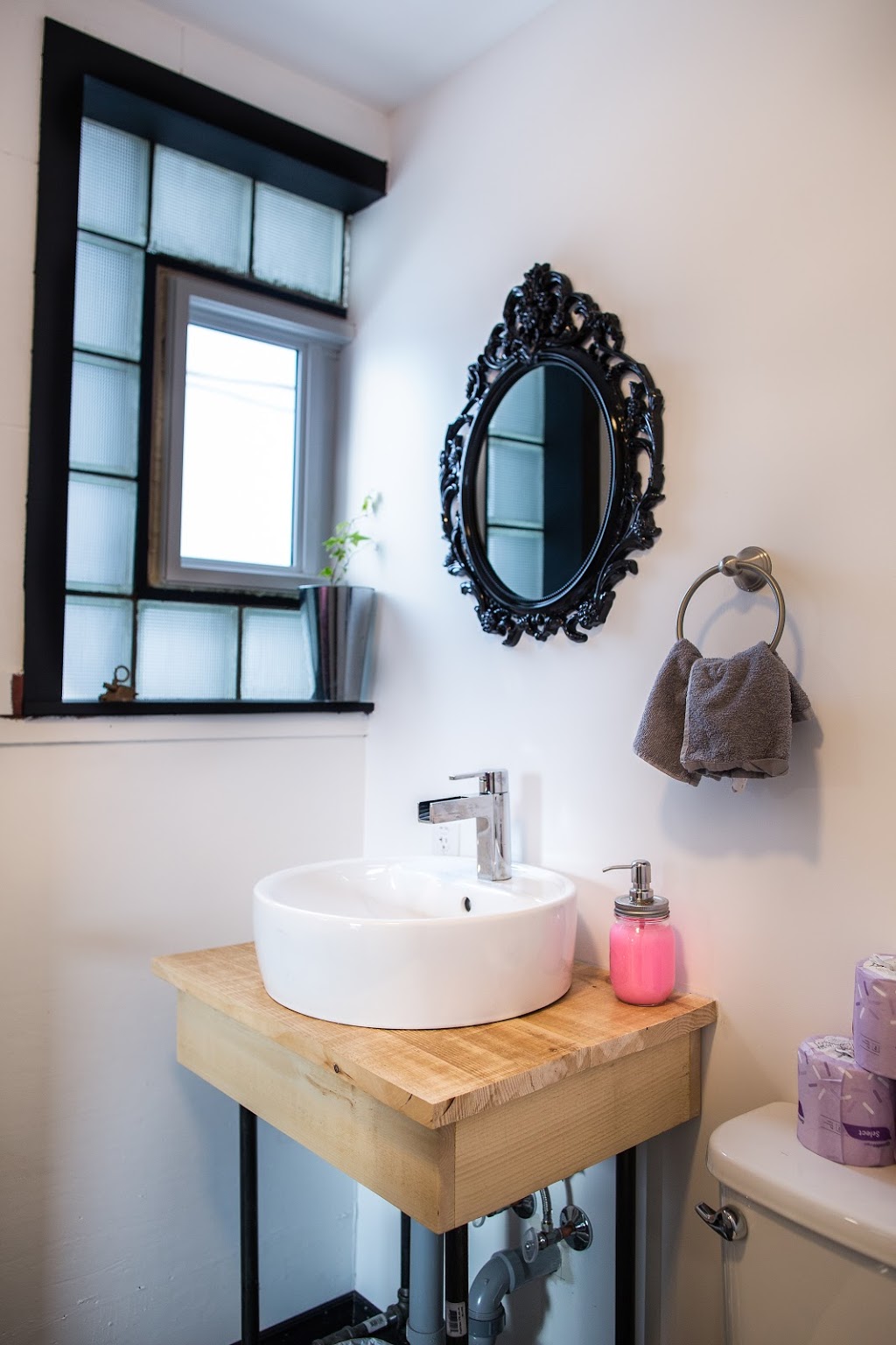 The Haven Hostel | 226 Ambrose St, Thunder Bay, ON P7B 1L4, Canada | Phone: (807) 285-1142