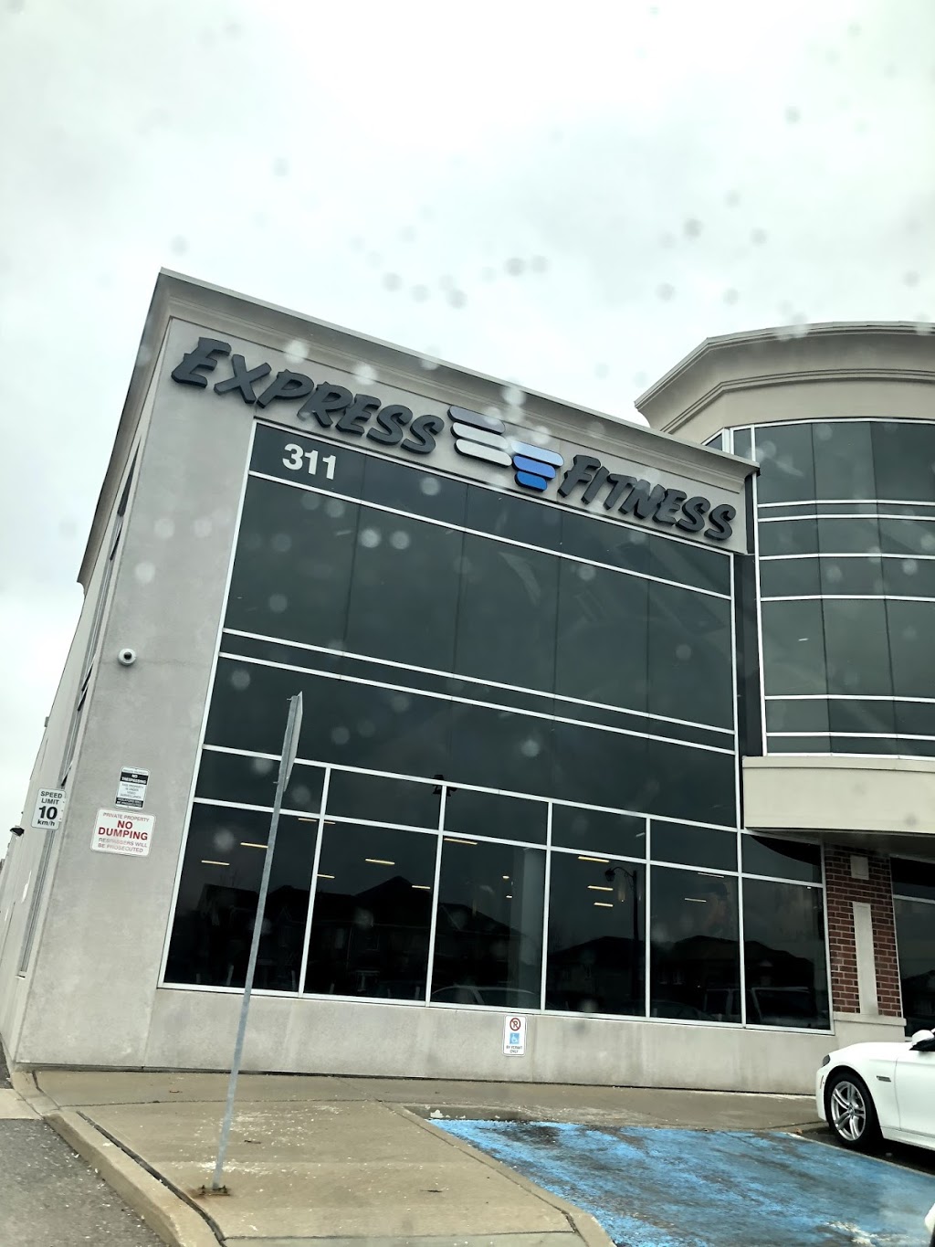 Express Fitness Woodbridge | 311 Cityview Blvd, Woodbridge, ON L4H 3S7, Canada | Phone: (905) 832-7008