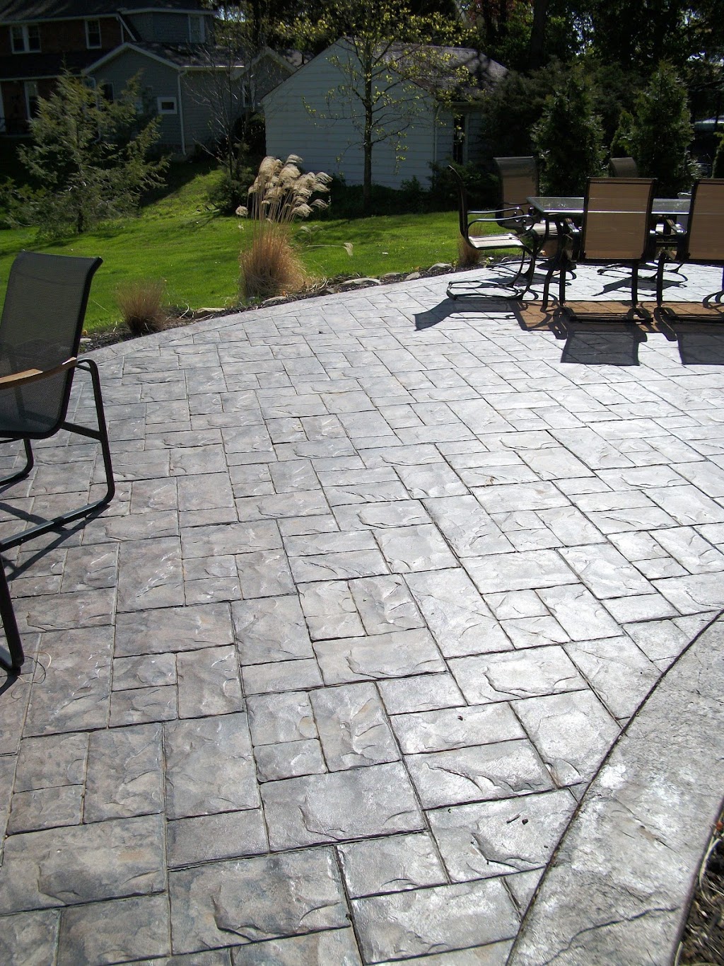 Silverback Landscaping West Island | 534 Av. Meloche Office 200, Dorval, QC H9P 2T2, Canada | Phone: (438) 220-9470