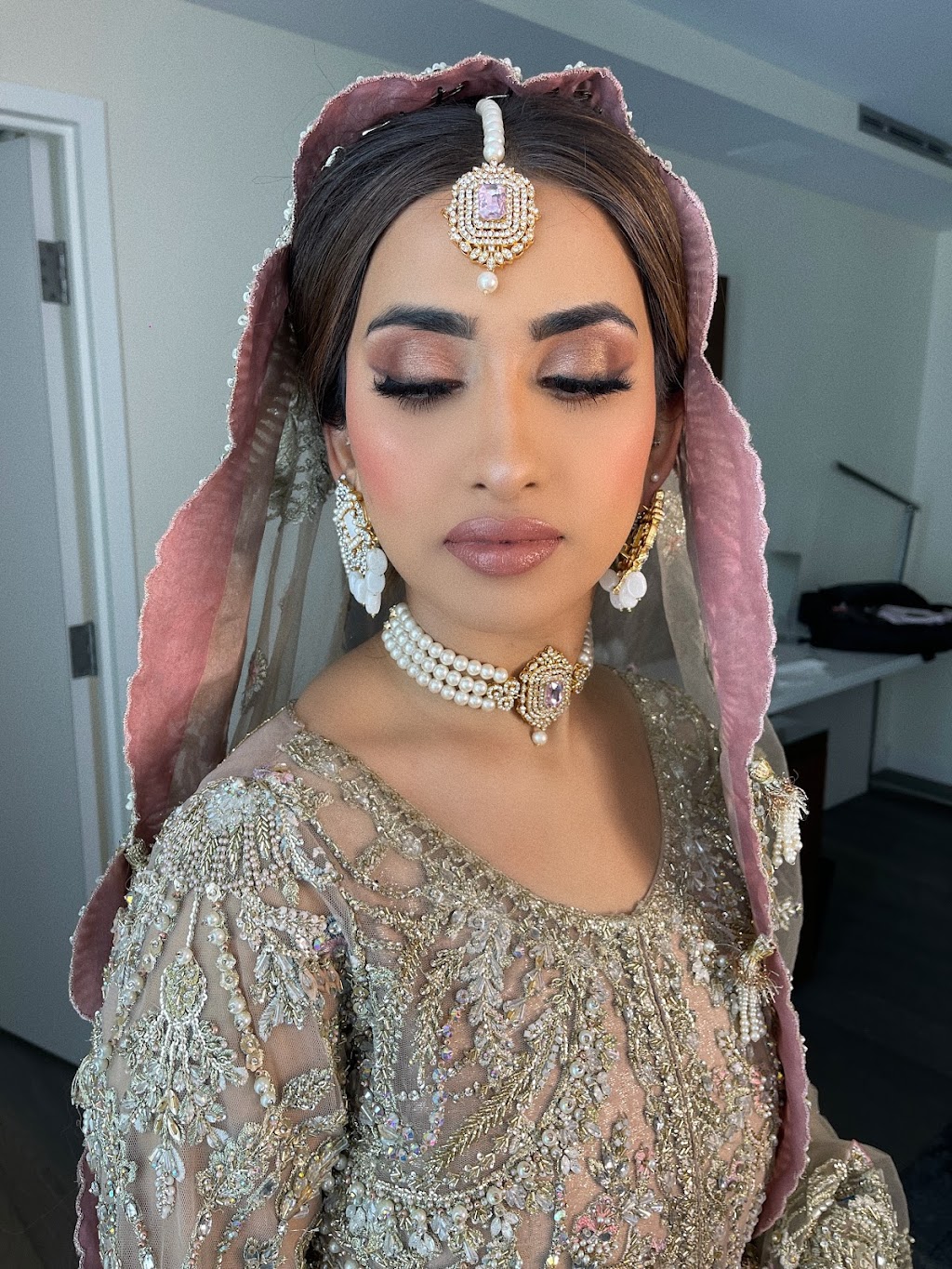 Saarastudio | 1227 37a Ave NW, Edmonton, AB T6T 0G3, Canada | Phone: (431) 337-4044
