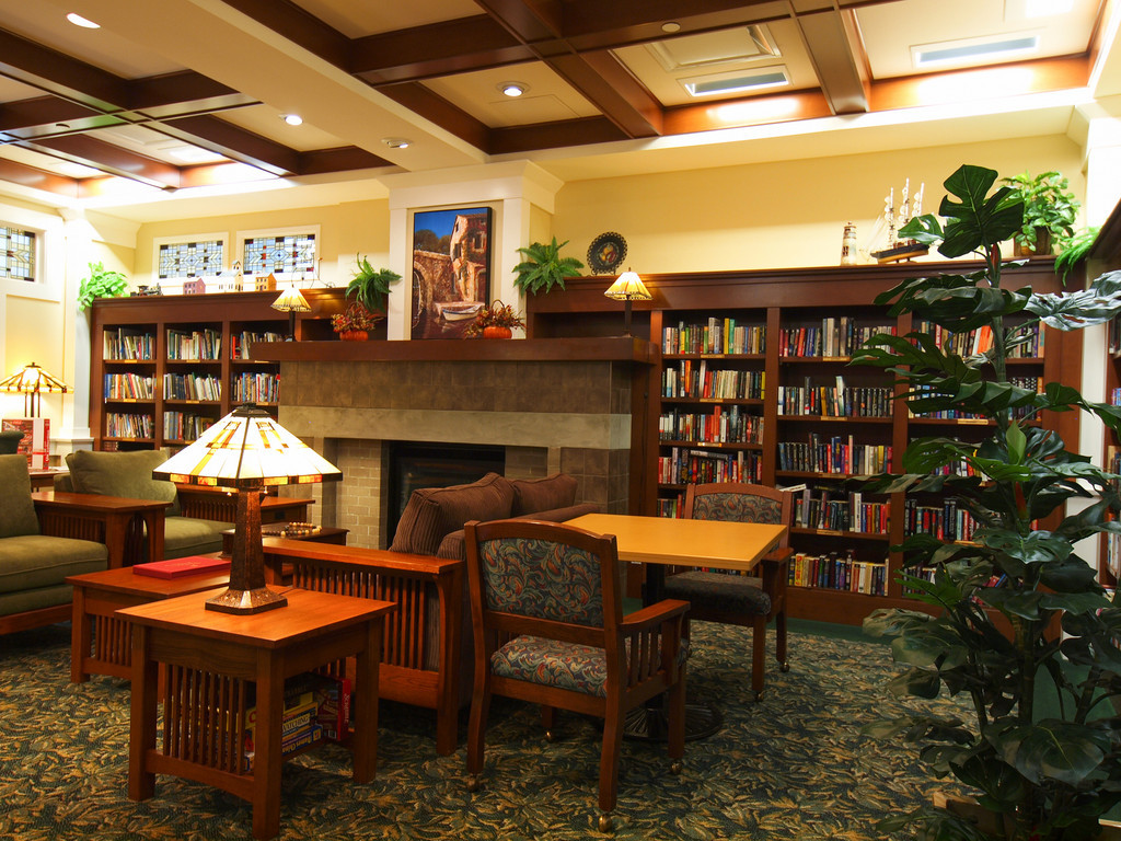 Shannon Oaks-Oak Bay | 2000 Goldsmith St, Victoria, BC V8R 0A2, Canada | Phone: (250) 595-6257