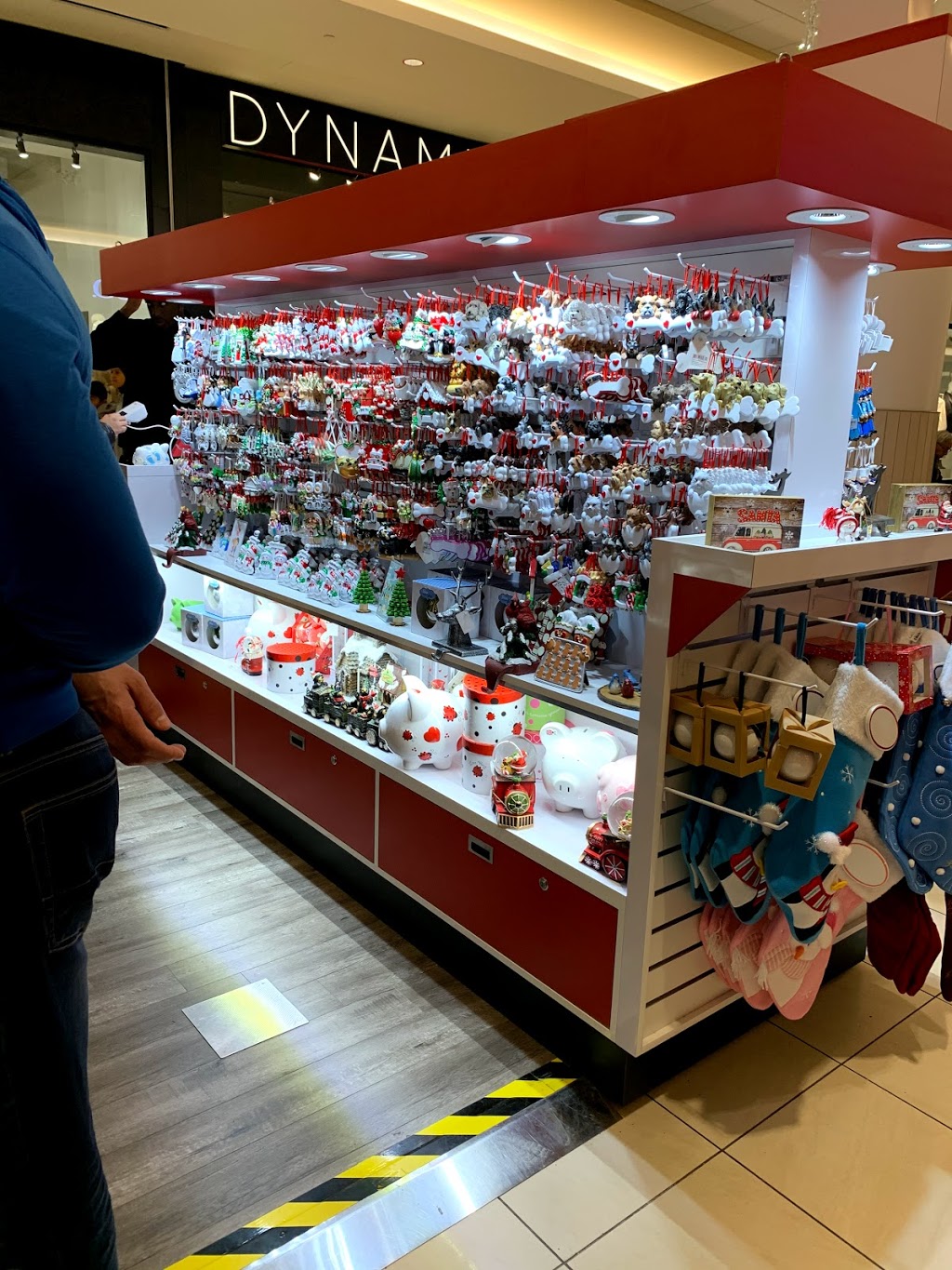 SantaVille | 100 Bayshore Dr, Nepean, ON K2B 8C1, Canada | Phone: (647) 952-6101