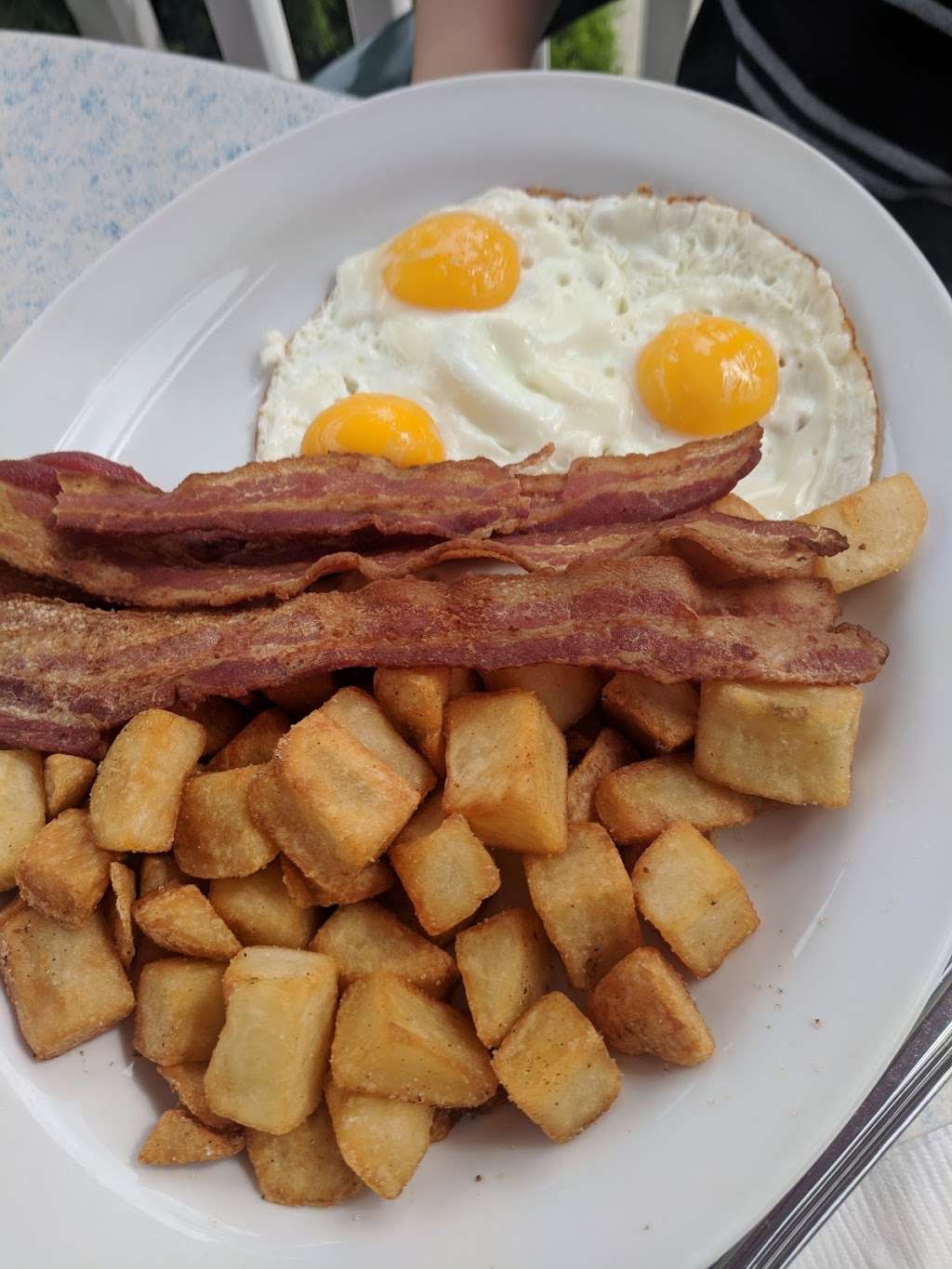 Uptown Grill | 694 Woolwich St, Guelph, ON N1H 3Z1, Canada | Phone: (519) 766-4500