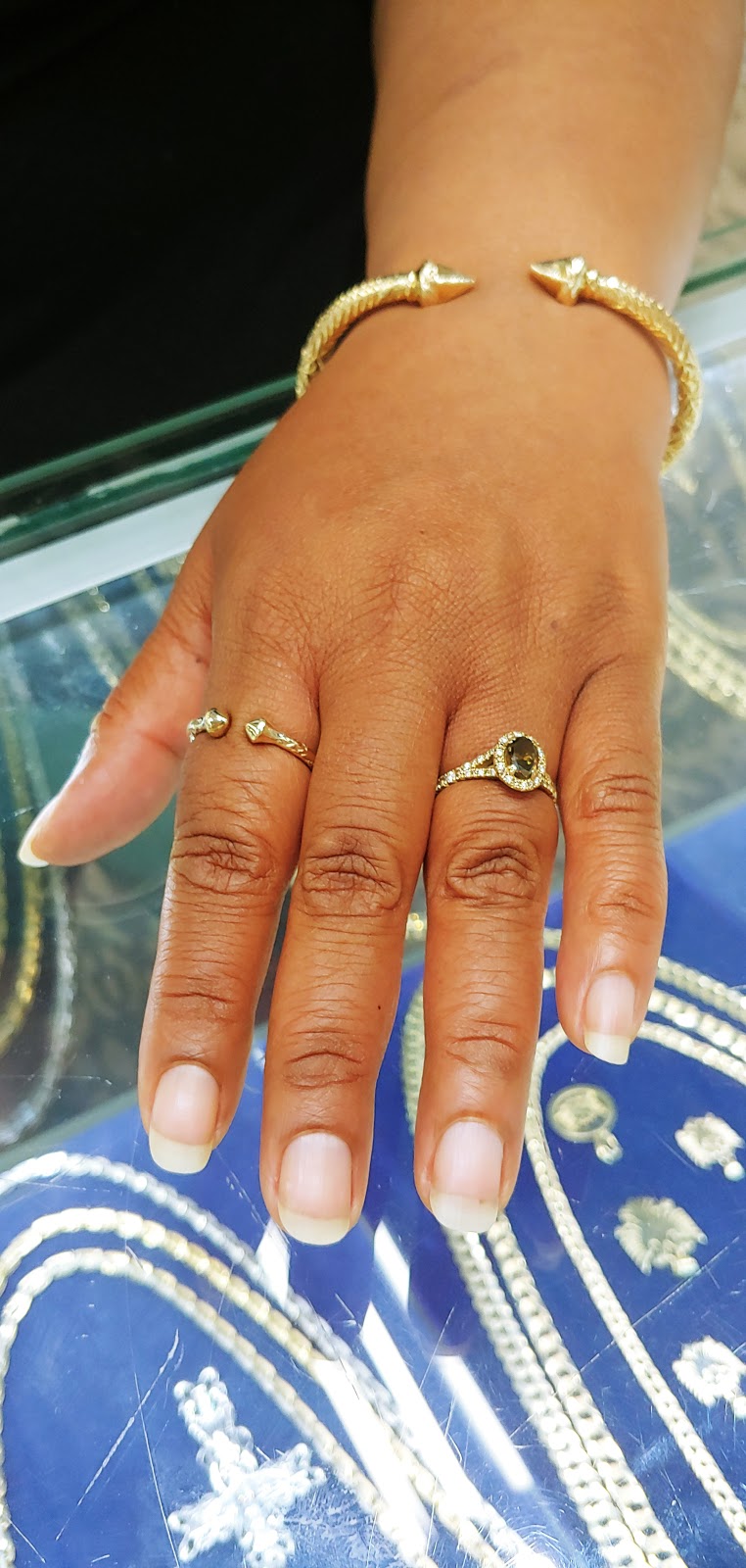 Golden Lions Jewellery | 1921 Eglinton Ave E, Scarborough, ON M1L 2L6, Canada | Phone: (416) 752-1727