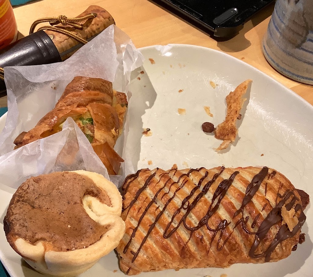 Luscious Bakery Eatery Cafe Inc. | 103 2nd Ave N, Sauble Beach, ON N0H 2G0, Canada | Phone: (519) 422-2253