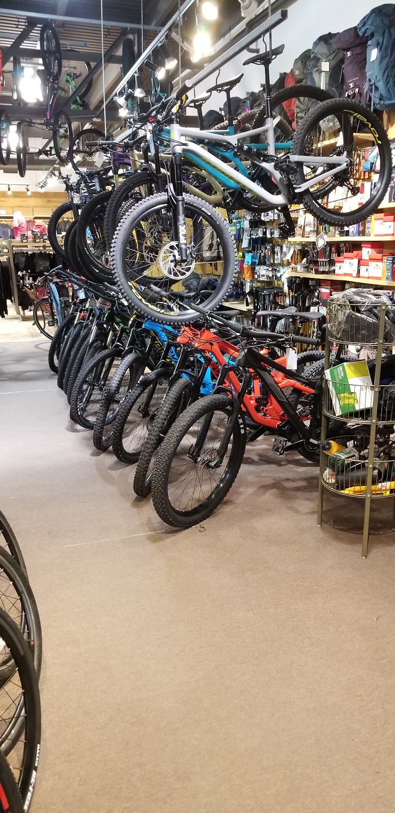 Le Yéti | 1400 Bd des Récollets, Trois-Rivières, QC G8Z 4L5, Canada | Phone: (819) 373-2915