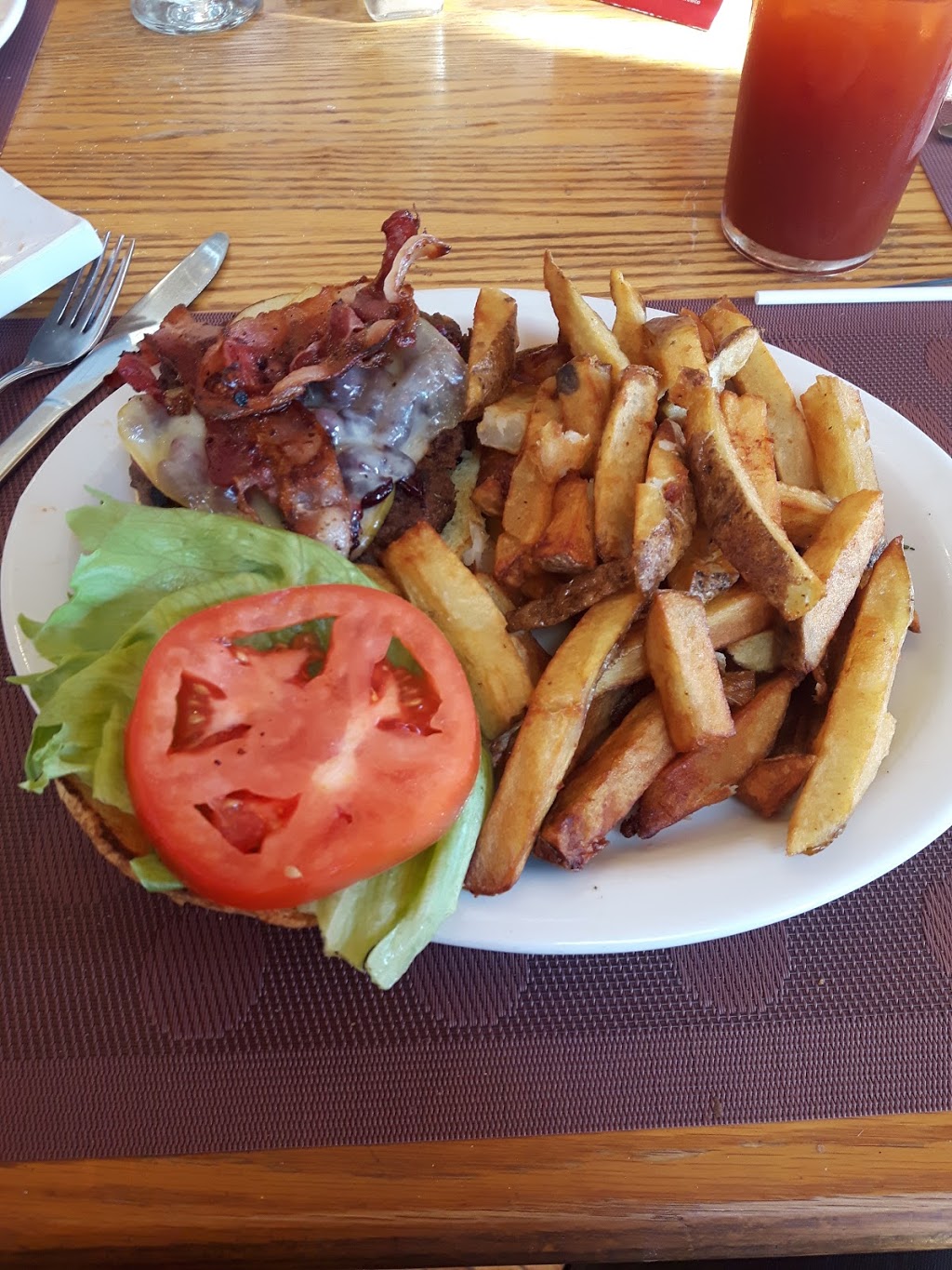 That Place On Cameron | 16 Oriole Rd, Fenelon Falls, ON K0M 1N0, Canada | Phone: (705) 887-7690