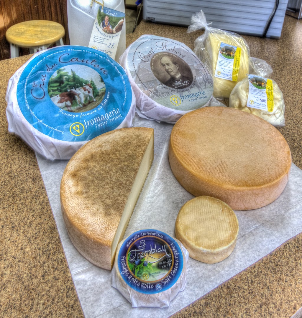 Fromagerie LAutre Versant | 901 3e Rang, Hébertville, QC G8N 1M6, Canada | Phone: (418) 344-1975