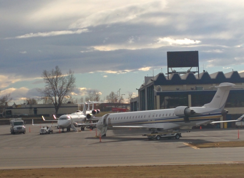 Executive Flight Centre - Calgary FBO | 400 -1312, Aviation Park NE, Calgary, AB T2E 7E2, Canada | Phone: (403) 295-7741