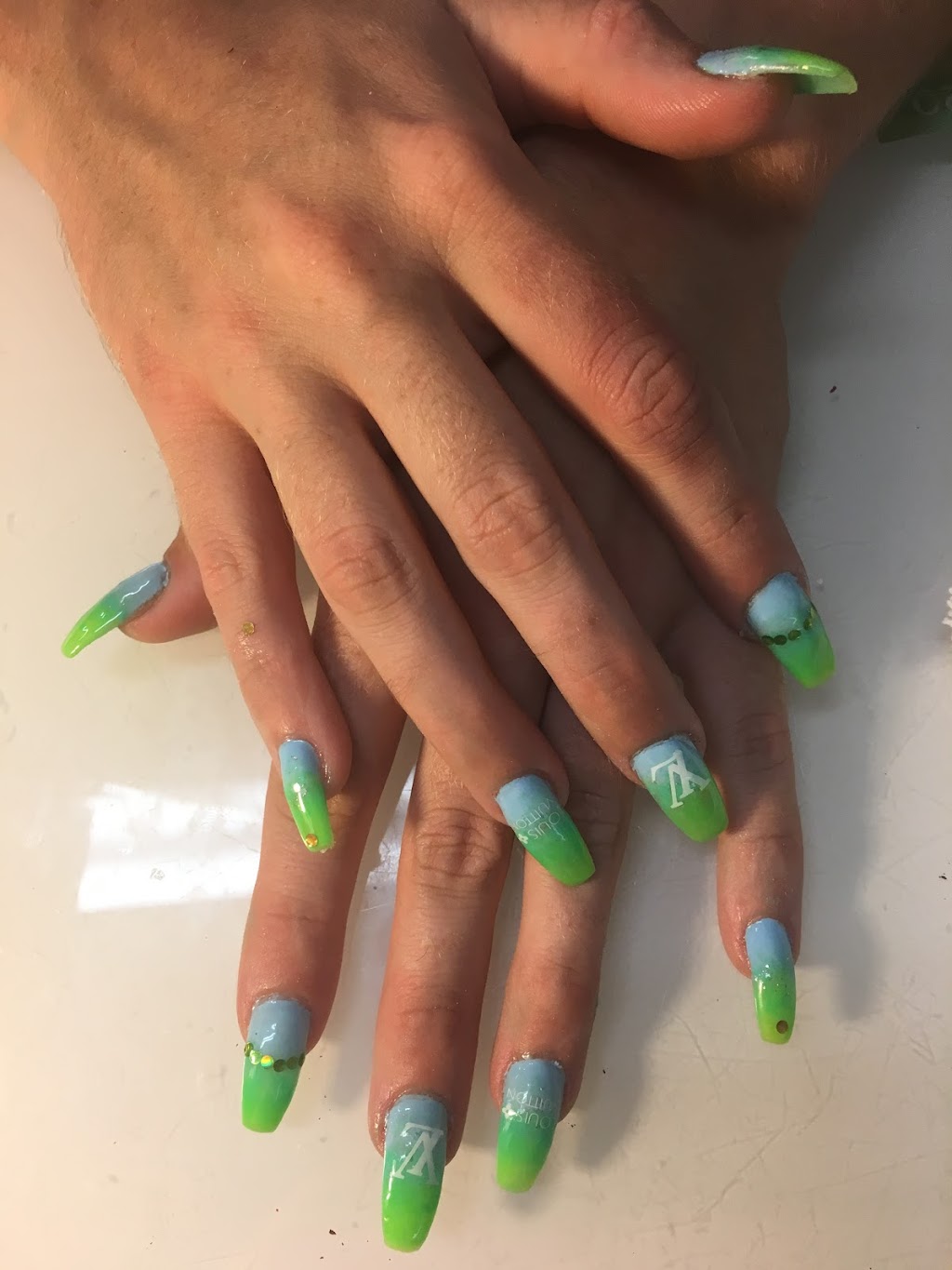 City Nails | 8 Queenston St, St. Catharines, ON L2R 4M4, Canada | Phone: (905) 685-2496