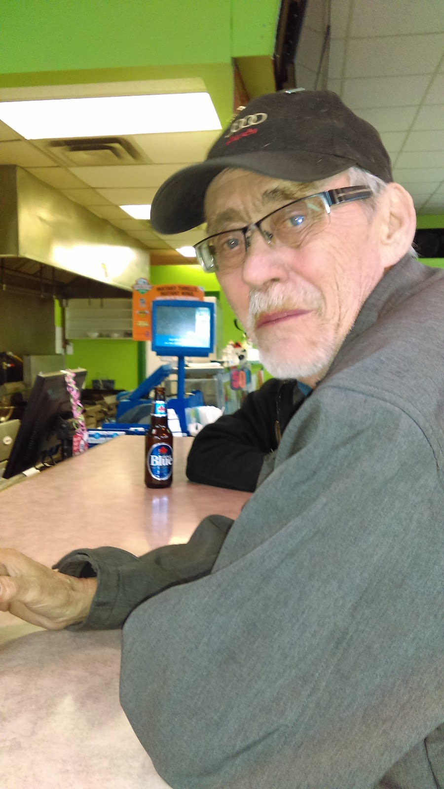 Daisys Bar and Grill | 1570 Midland Ave, Scarborough, ON M1P 3C3, Canada | Phone: (416) 755-1552