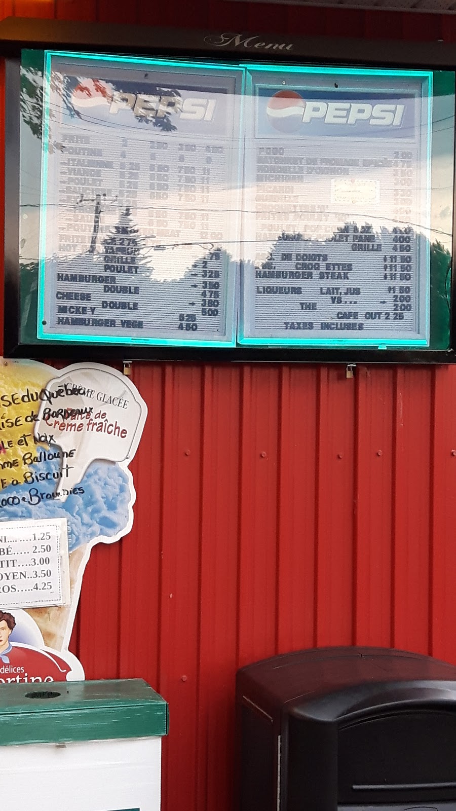 Mickey Crèmerie | 465 Rue Saint-Jacques, Napierville, QC J0J 1L0, Canada