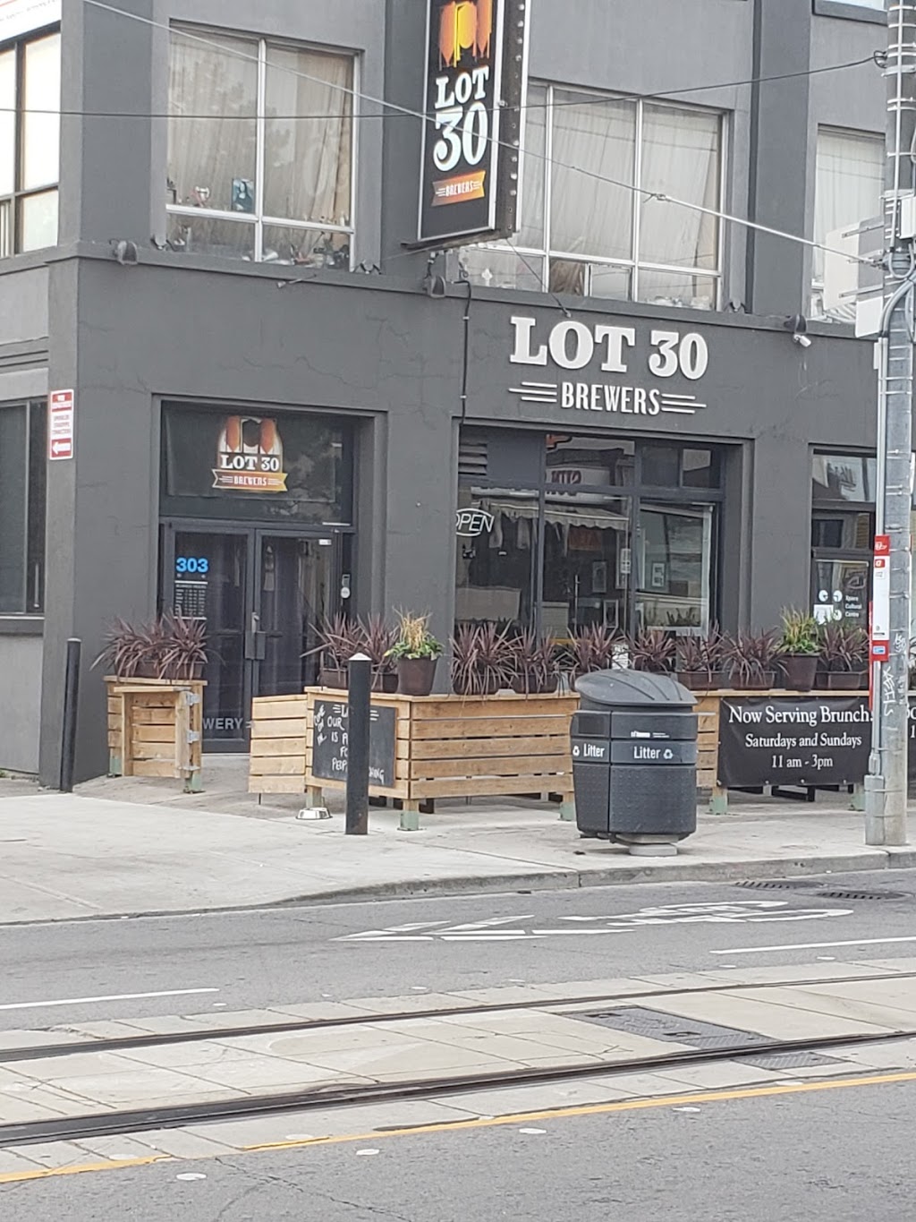 Lot 30 Brewers | 303 Lansdowne Ave, Toronto, ON M6K 2W5, Canada | Phone: (416) 588-1641