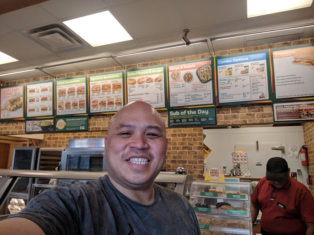 Subway | 325 Central Pkwy W #50, Mississauga, ON L5B 3Y6, Canada | Phone: (905) 306-0015