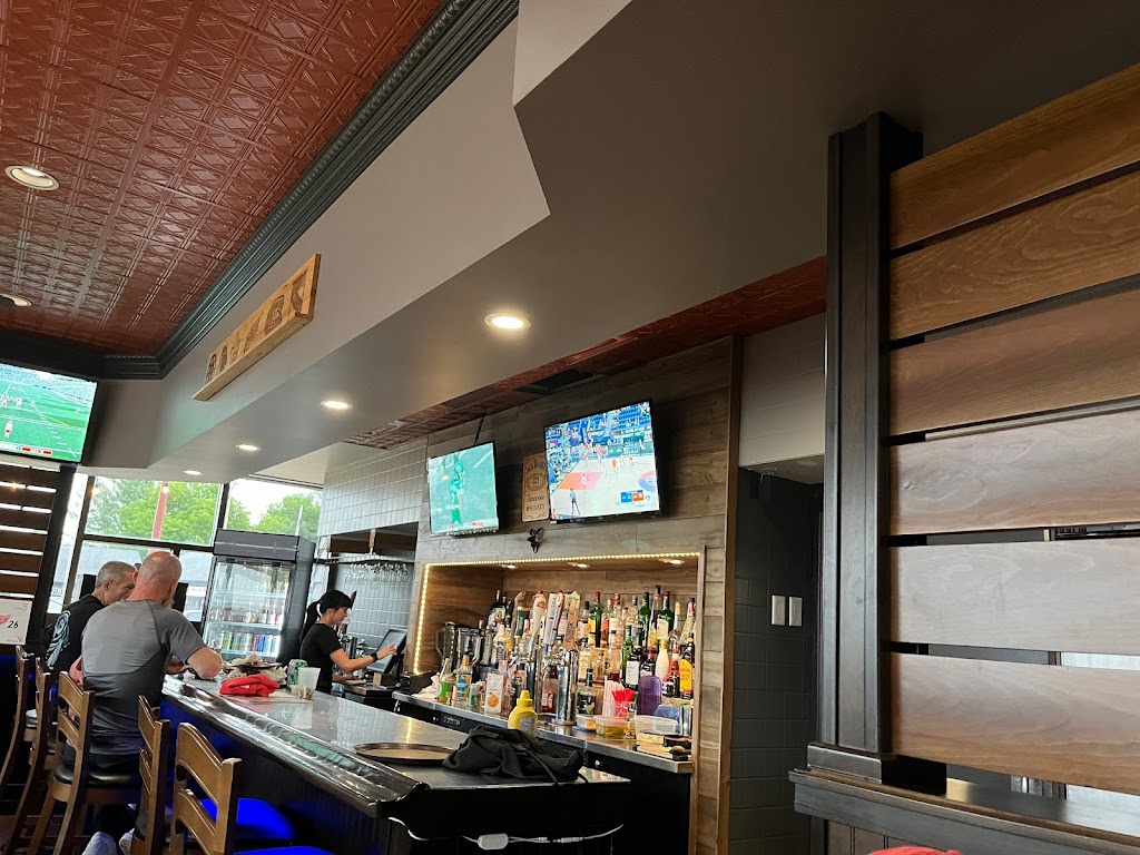Fresco’s Tap & Grill | 660 Pembroke St E, Pembroke, ON K8A 3M1, Canada | Phone: (613) 732-9725