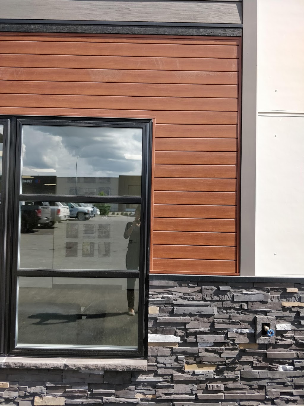 Everflow Eaves & Exteriors | 2131C Emmet Hall Rd, Regina, SK S4N 2Y3, Canada | Phone: (306) 585-3569