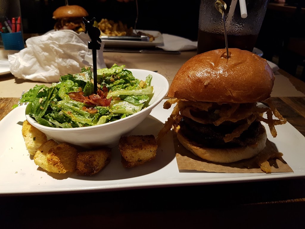 Jack Astors Bar & Grill | 70 Mapleview Dr W, Barrie, ON L4M 4S7, Canada | Phone: (705) 722-4737