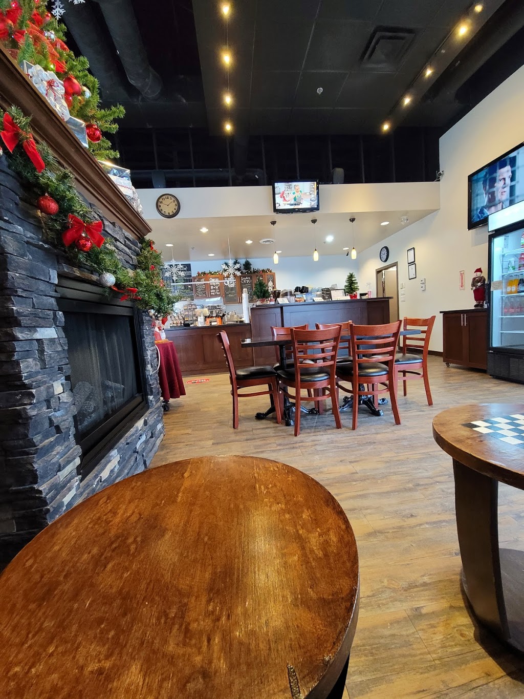 Hugs in a Mug Coffee Bistro | 1910 N Parallel Rd, Abbotsford, BC V3G 2C6, Canada | Phone: (604) 746-1136