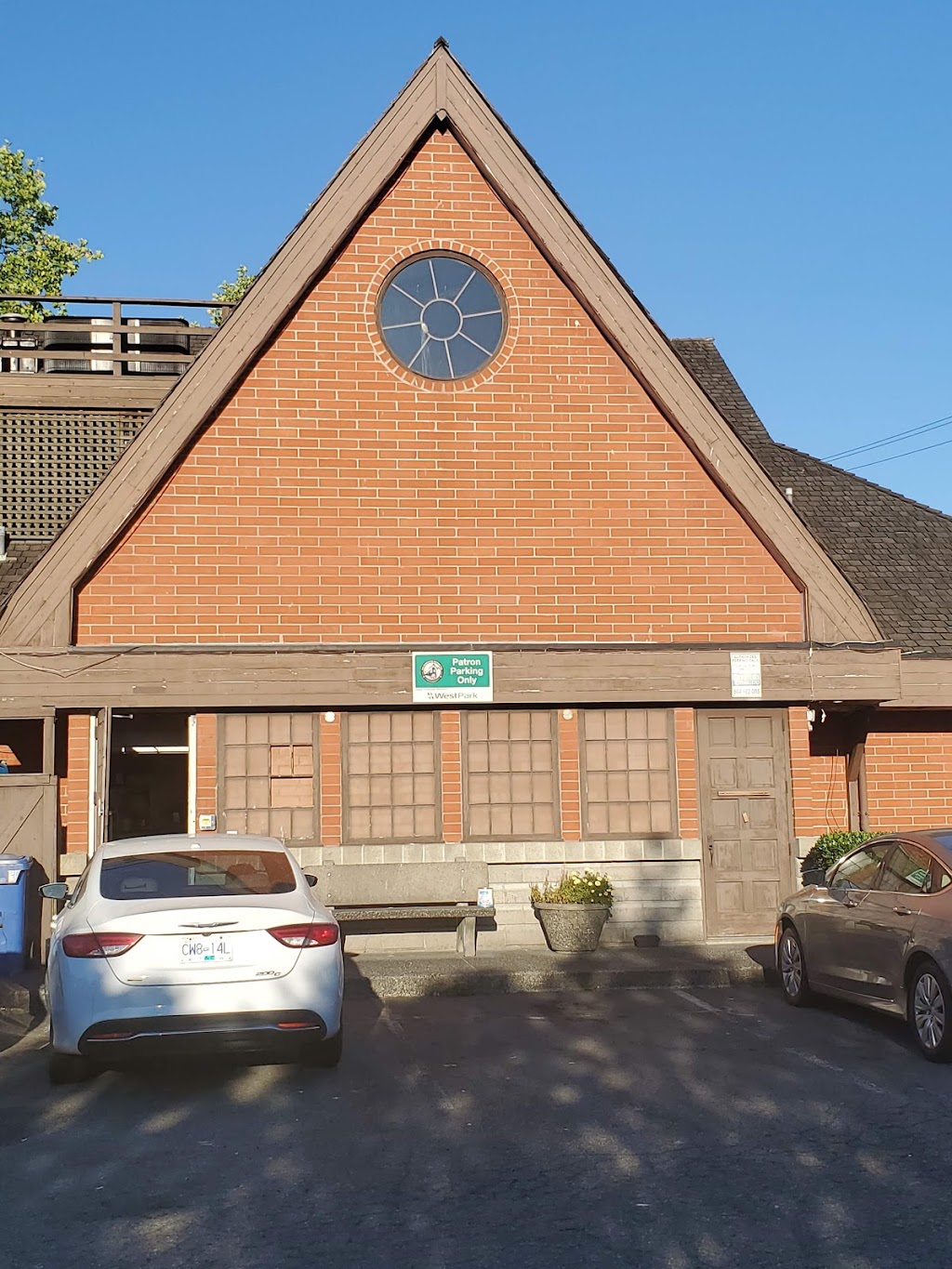 Pemberton Station Neighbourhood Pub | 135 Pemberton Ave, North Vancouver, BC V7P 1A9, Canada | Phone: (604) 984-3558