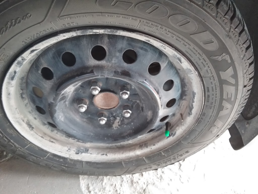Hubcap Man | 8007 Road 54 N, Elie, MB R0H 0H0, Canada | Phone: (204) 735-2425