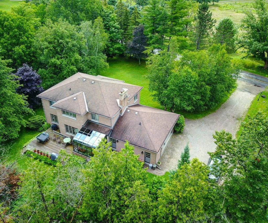 Tailwinds B&B | 17 Station St, Hillsburgh, ON N0B 1Z0, Canada | Phone: (519) 855-3242