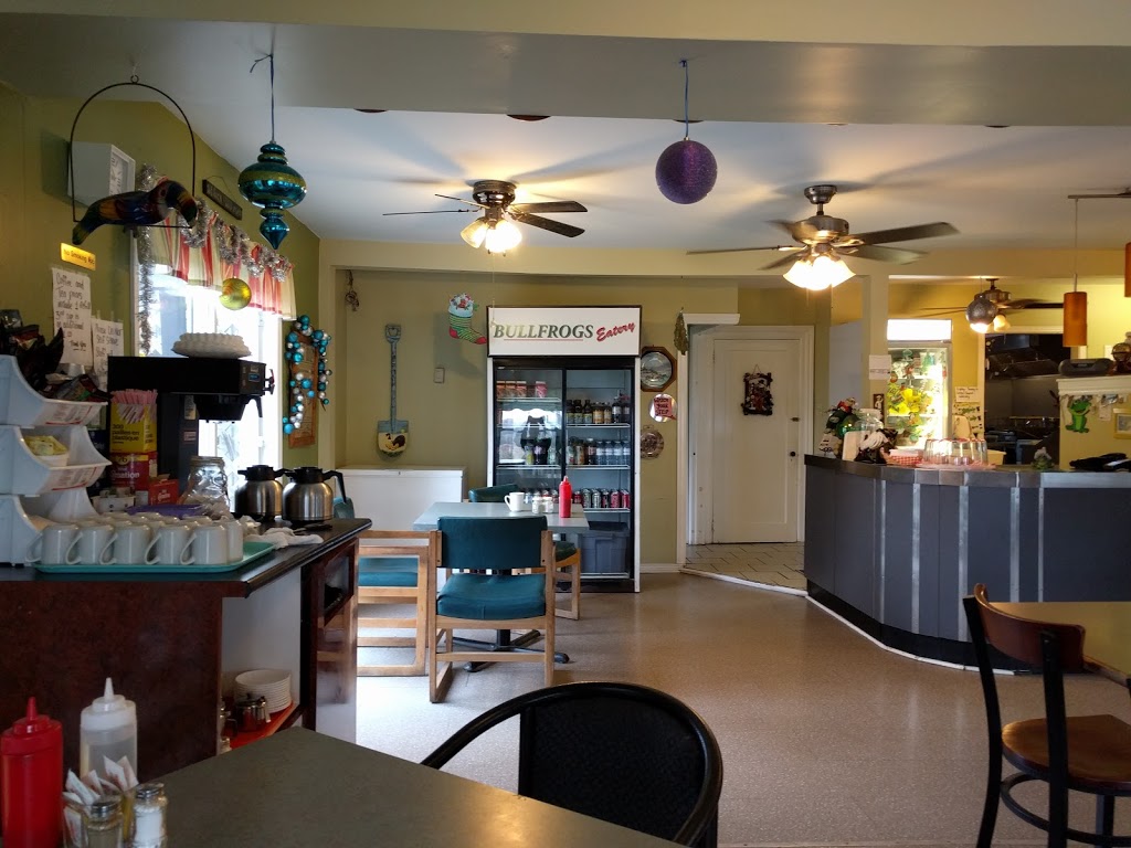 Bullfrogs Eatery | 4 Wellington St, Bloomfield, ON K0K 1G0, Canada | Phone: (613) 393-1174