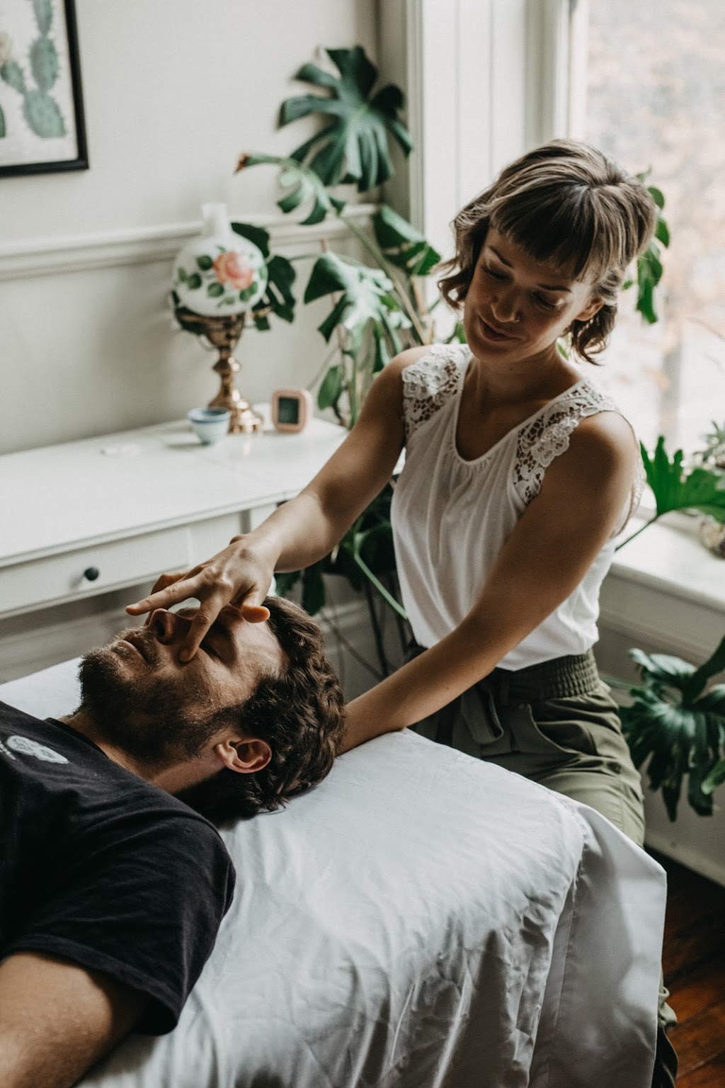 Barefoot Healing | 1005 Cook St #204, Victoria, BC V8V 3Z6, Canada | Phone: (250) 888-5362