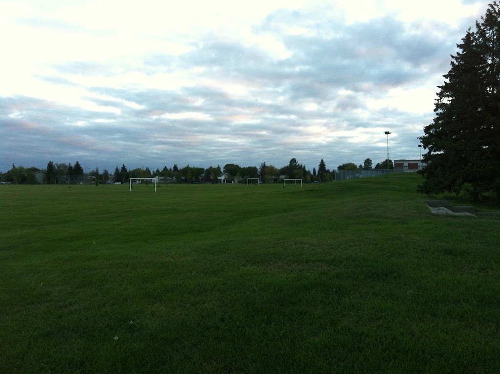 Elmwood School | 16325 83 Ave NW, Edmonton, AB T5R 3V8, Canada | Phone: (780) 489-6749