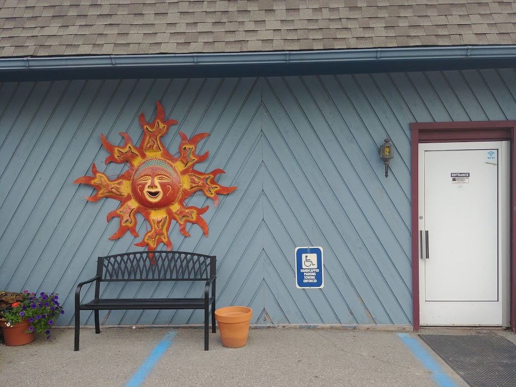 Off The Hook Sports Grill | 8094 Dixie Hwy, Ira Township, MI 48023, USA | Phone: (586) 725-5774