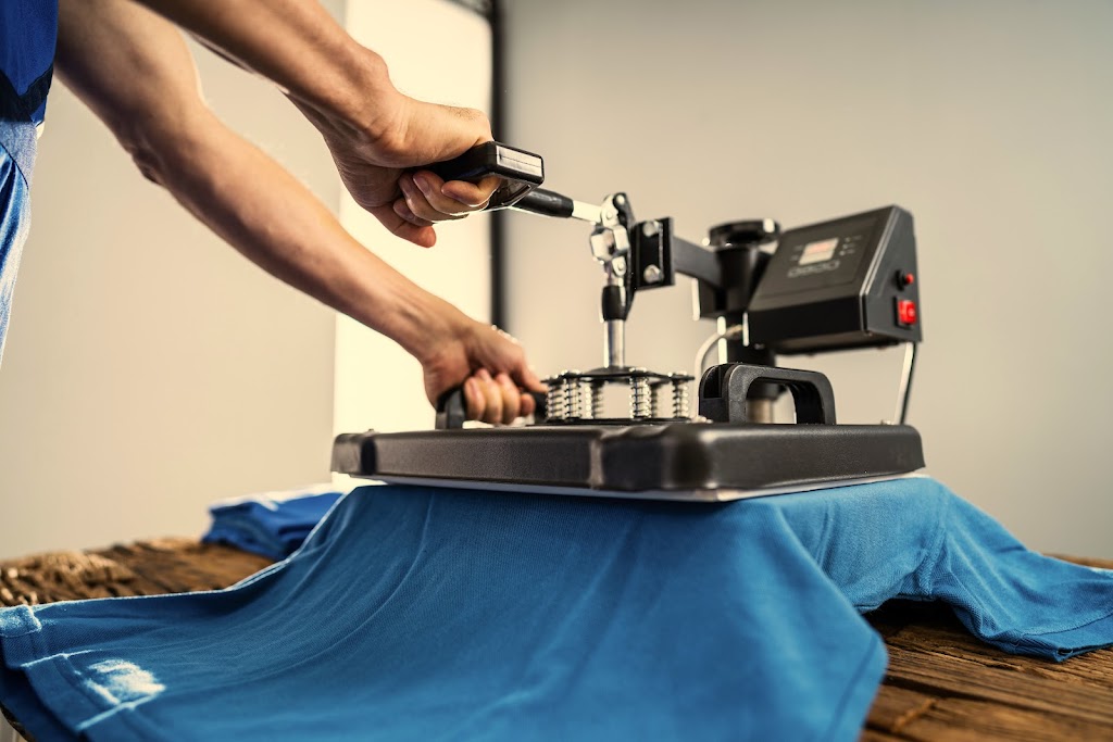 Canvas & Cotton | 339 Rathburn Rd W, Mississauga, ON L5B 0K6, Canada | Phone: (647) 286-1189