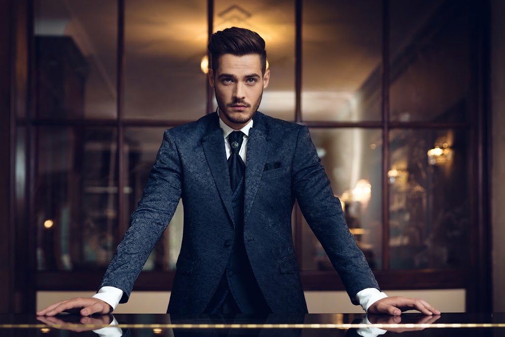 iSarti Luxury Menswear | 405 Plains Rd E, Burlington, ON L7T 2C9, Canada | Phone: (905) 681-8888