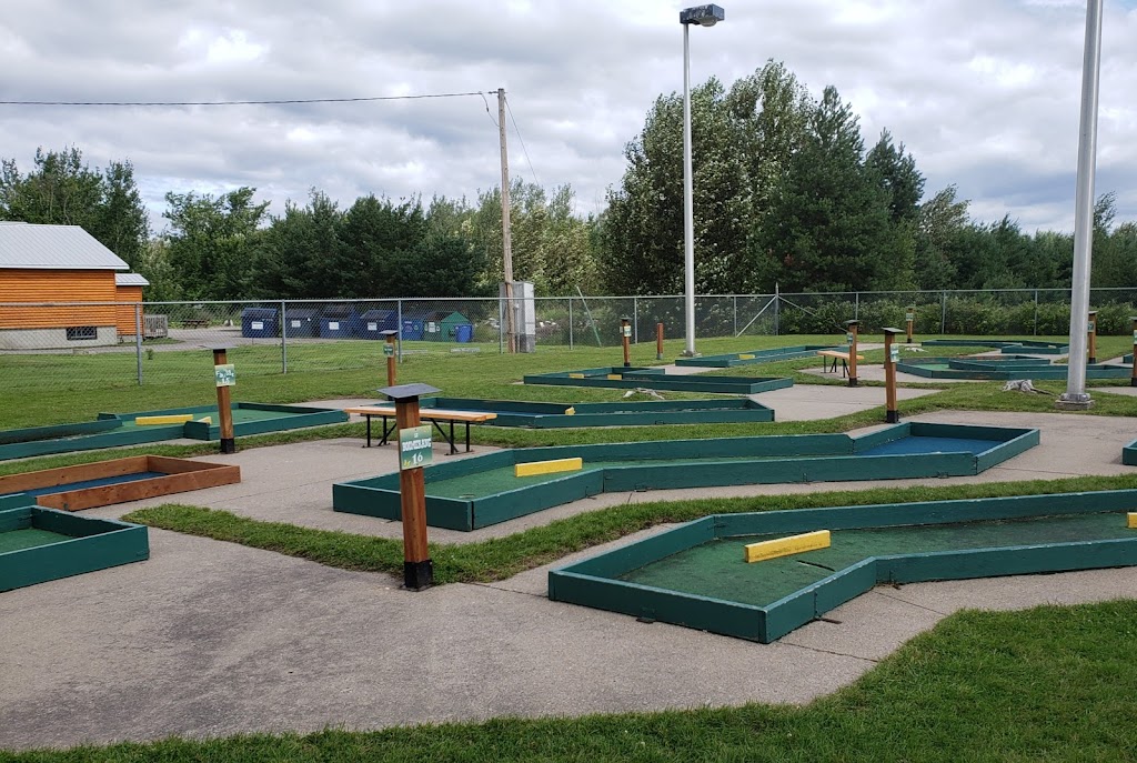 Camping Mont-Plaisant, Divertissement familial | 993 Rte de lAéroport, Roberval, QC G8H 2M9, Canada | Phone: (418) 275-0910