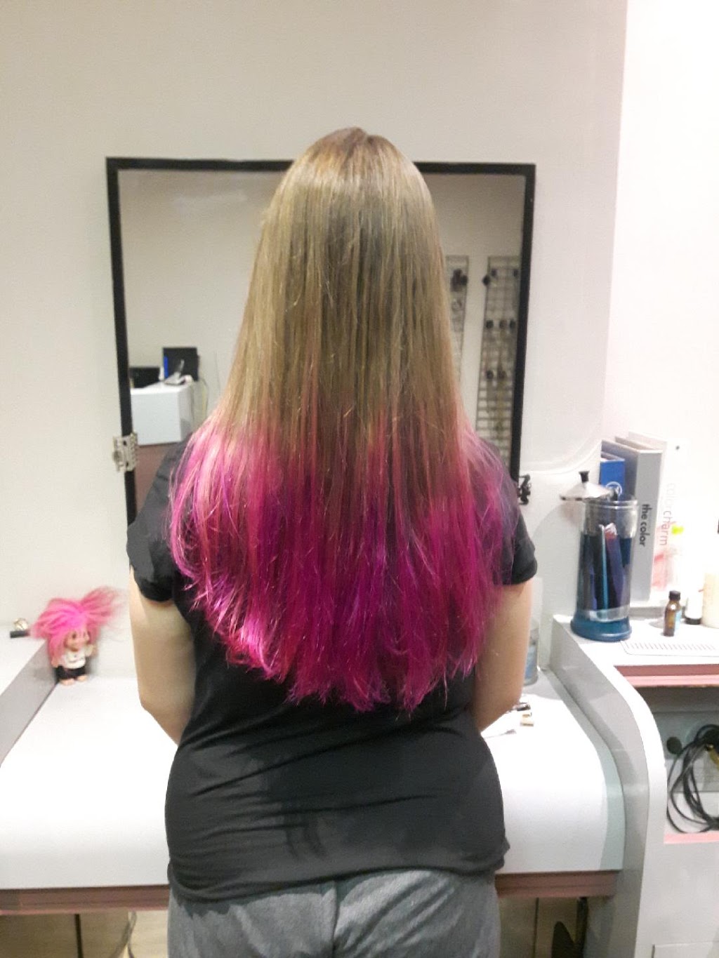 Lisas Hair Expressions | 466 Cannon St E, Hamilton, ON L8L 2E2, Canada | Phone: (905) 527-0853