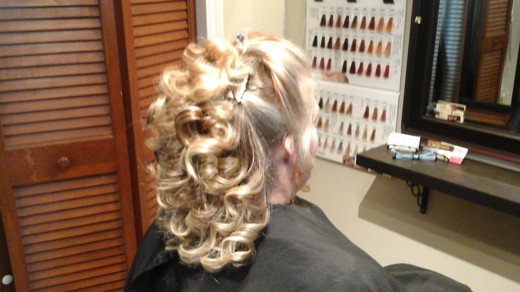 Coiffure La Mèche Courte | 425 Chemin du Grand-Brompton, Racine, QC J0E 1Y0, Canada | Phone: (450) 532-3986
