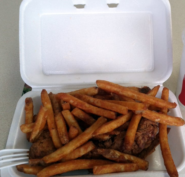 4C Broast Chicken AL BAIK Style | 1758 Lawrence Ave E, Scarborough, ON M1R 2Y1, Canada | Phone: (647) 748-3444