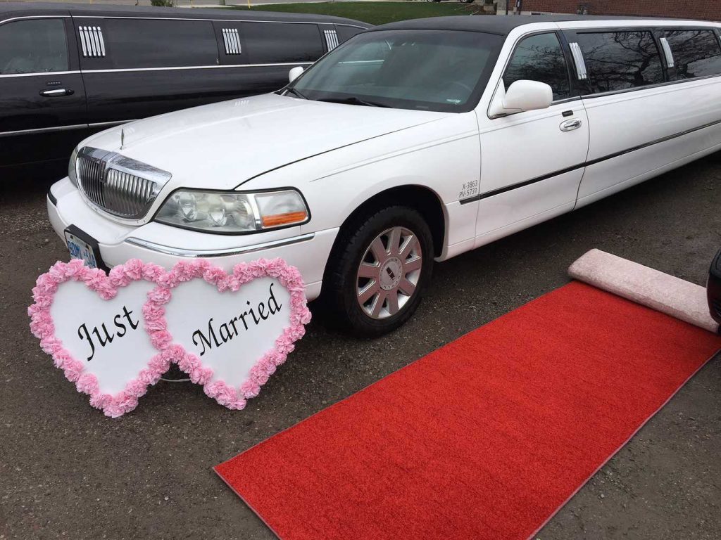 pearson airline limousine | 12-242 Penetanguishene Rd, Barrie, ON L4M 7C2, Canada | Phone: (647) 362-0337