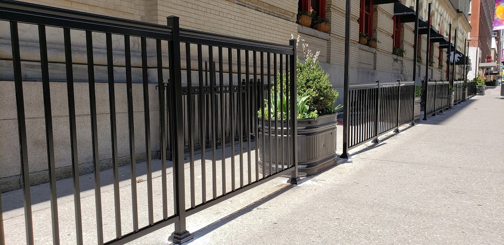 EZ Fences | 683 10th Line, Innisfil, ON L9S 3N7, Canada | Phone: (647) 886-5051