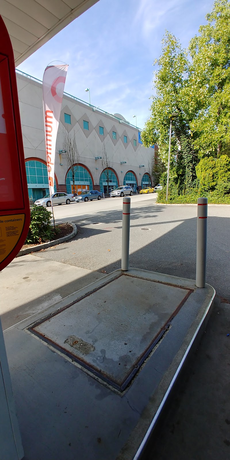 Esso | 736 6th Ave, New Westminster, BC V3M 2B4, Canada | Phone: (604) 540-8032
