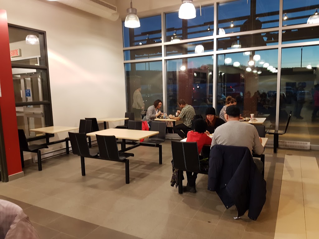 St-Hubert Express | 420 Chemin J.-René-Gauthier, Rigaud, QC J0P 1P0, Canada | Phone: (450) 451-4858