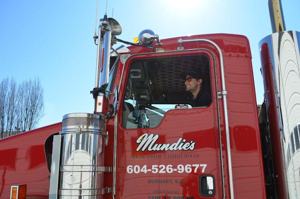 Mundies Towing New Westminster | 319 14th St, New Westminster, BC V3M 5T2, Canada | Phone: (604) 525-3535