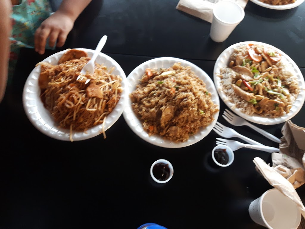 Thai Express | 104 Country Village Rd NE, Calgary, AB T3K 2K9, Canada | Phone: (587) 755-1276