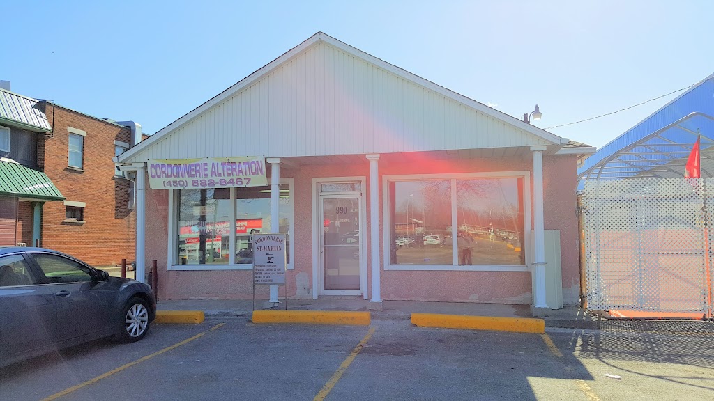 Cordonnerie St Martin | 990 Bd du Curé-Labelle, Laval, QC H7V 2V7, Canada | Phone: (450) 682-8467